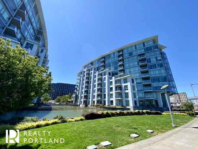 Waterfront Pearl